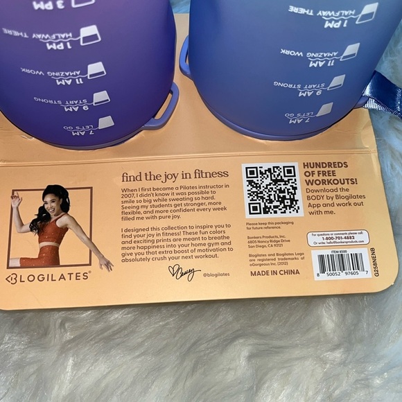 ๐ Blogilates Water Bottles 2 Pack BPA Free Water Intake Hydration 40 Oz each - Picture 3 of 8